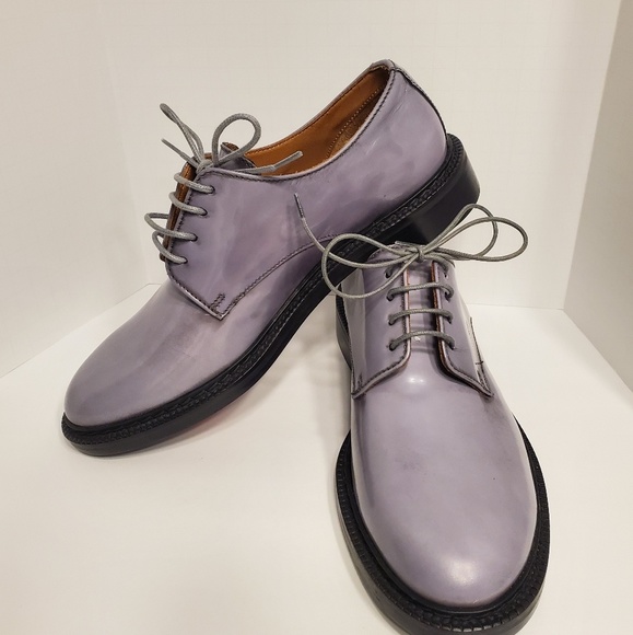 Shoes - Picture 2 of 5